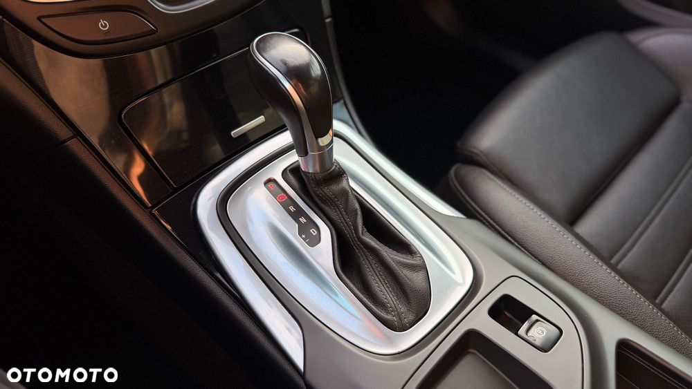 Opel Insignia 2.0 T Cosmo - 16