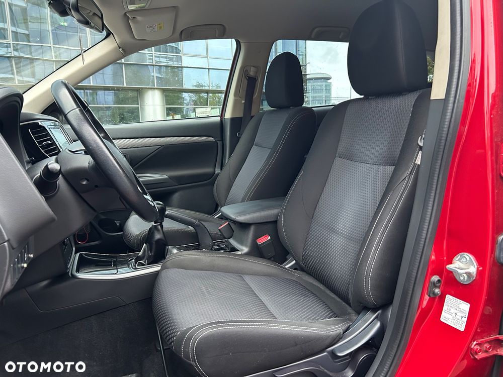 Mitsubishi Outlander - 18