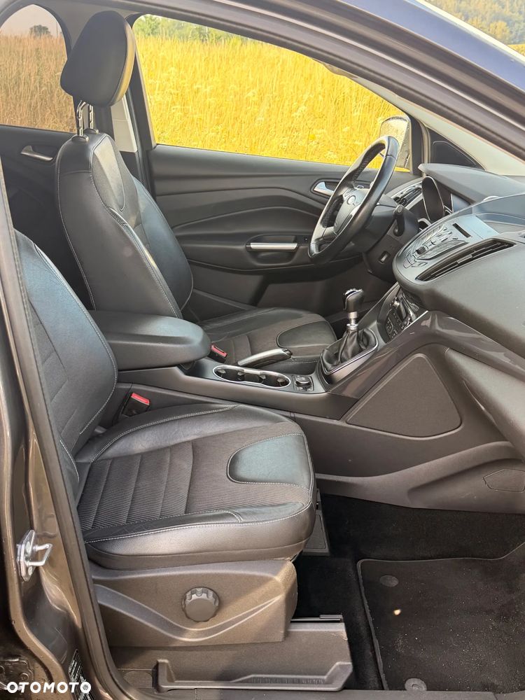 Ford Kuga 1.5 EcoBoost 2x4 Titanium - 12