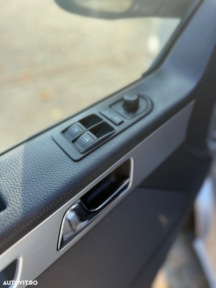 Volkswagen Multivan - 14