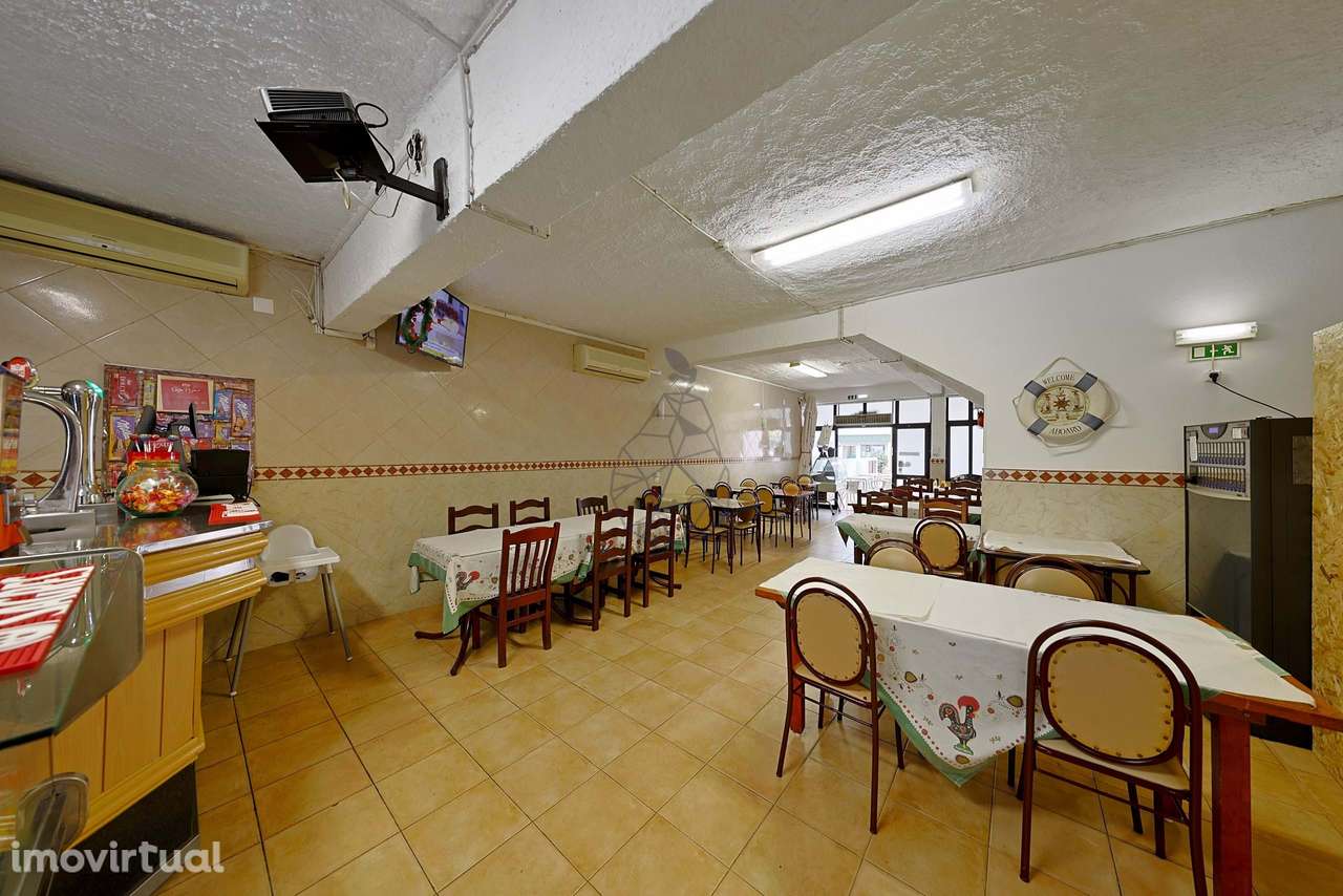 Espaço Comercial  com Restaurante em Funcionamento nos Três Bicos - Po - Grande imagem: 4/31