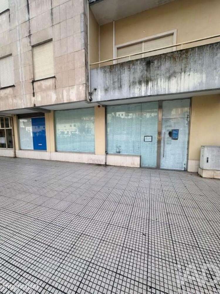 Loja / Estabelecimento Comercial em Miranda do Corvo de 333,00 m2 - Grande imagem: 2/10