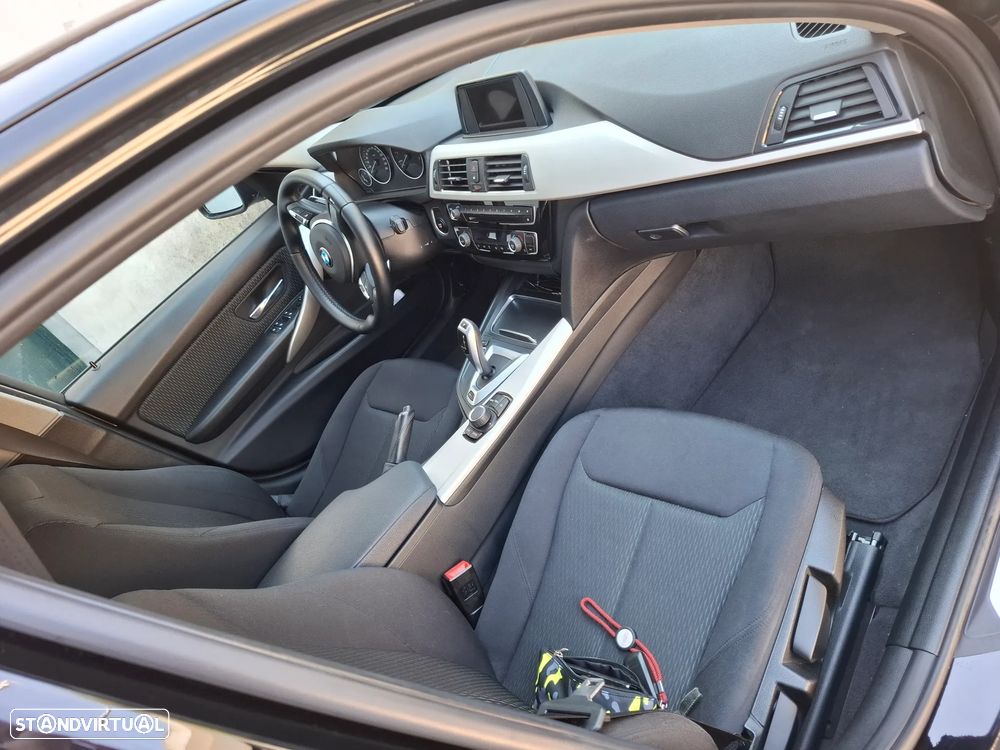 BMW 330 - 15