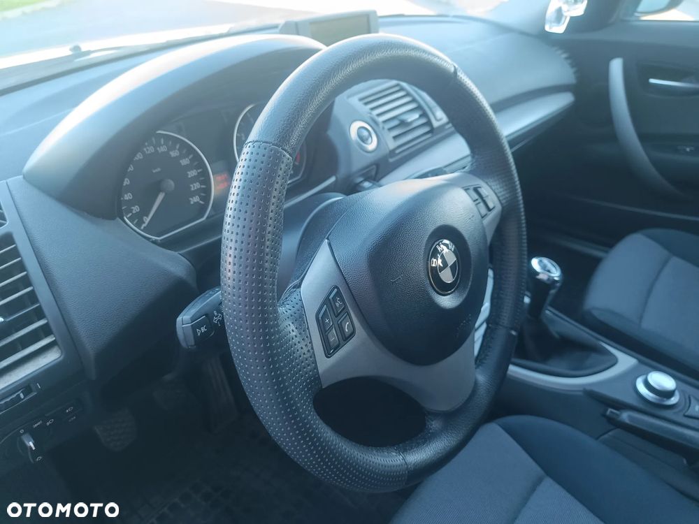 BMW Seria 1 - 15