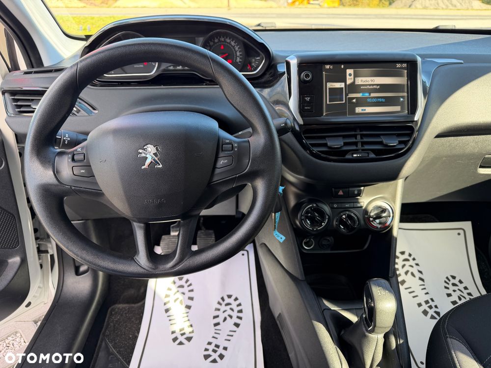 Peugeot 208 - 24