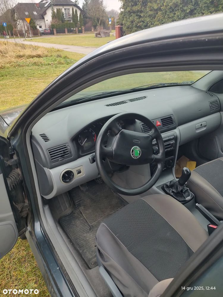 Skoda Octavia 1.6 LX - 10