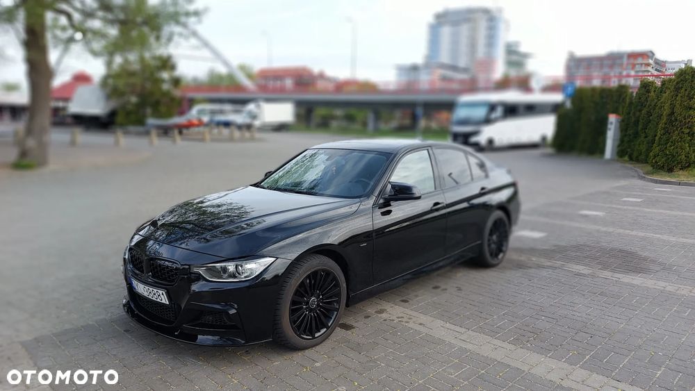 BMW Seria 3 328i xDrive Sport-Aut Luxury Line - 35