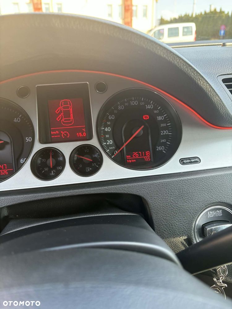 Volkswagen Passat 2.0 TDI DPF Sportline - 5