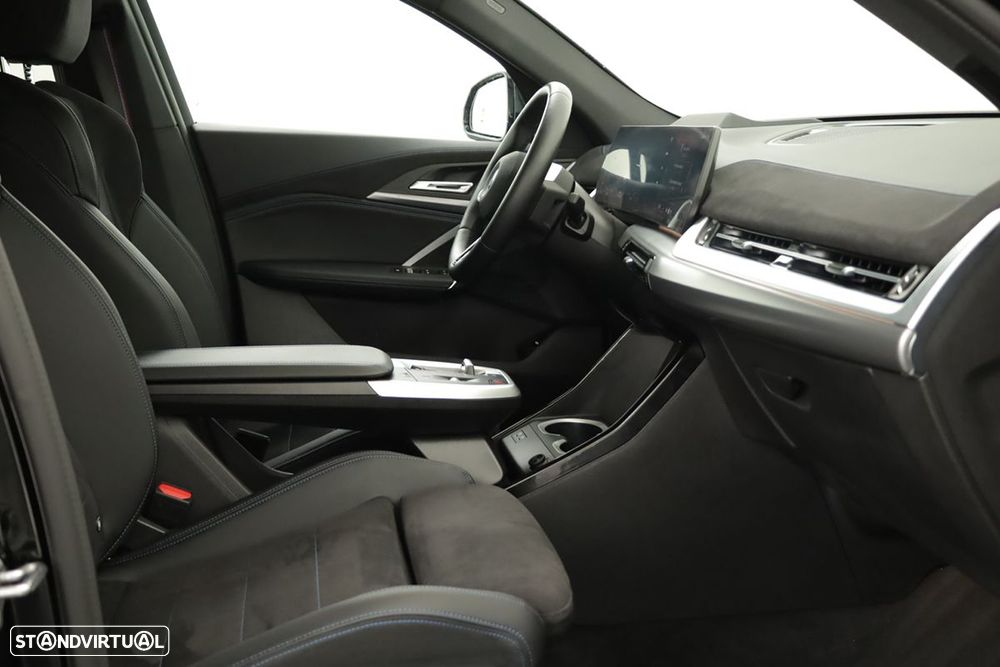 BMW iX2 eDrive20 Pack Desportivo M - 23