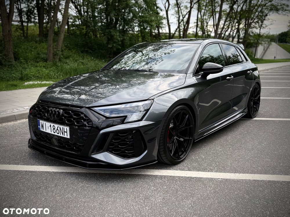 Audi RS3 Sportback - 1