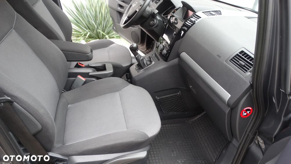 Opel Zafira - 16