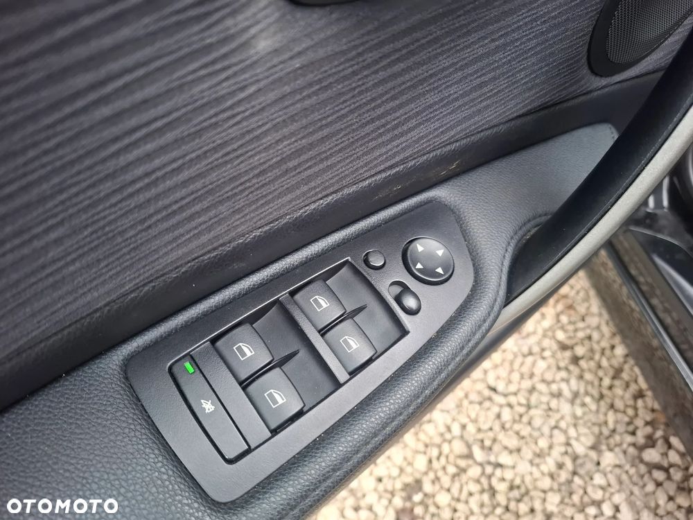 BMW Seria 1 118d DPF - 25