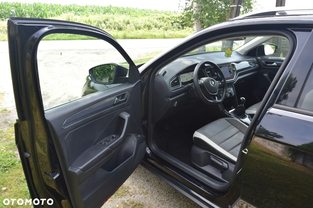 Volkswagen T-Roc 1.5 TSI ACT Premium - 23