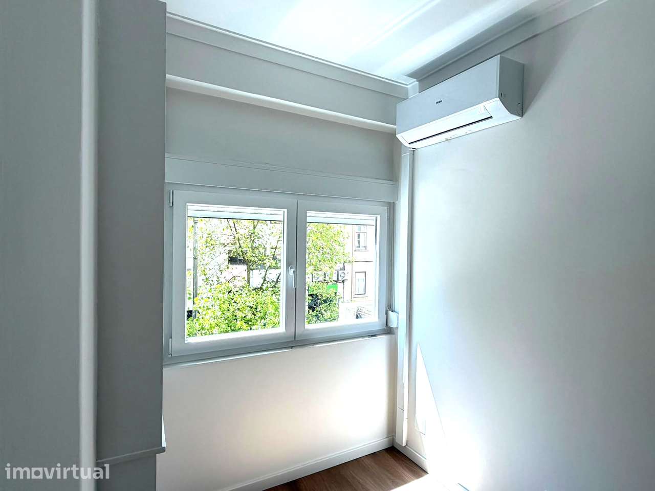 Apartamento T2 com varanda e ar condicionado nas Avenidas Novas - Grande imagem: 3/17