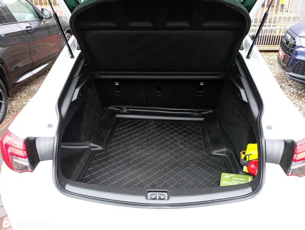 Opel Insignia CT 1.5 T Exclusive S&S - 33