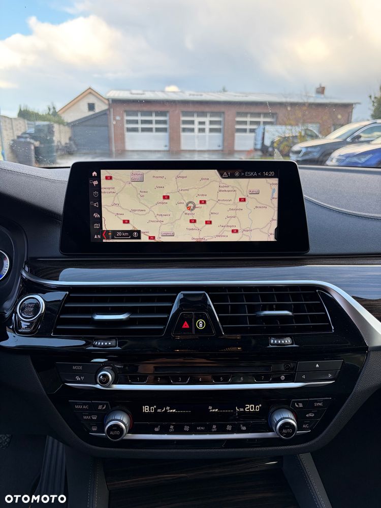 BMW Seria 5 530i GPF Luxury Line sport - 18