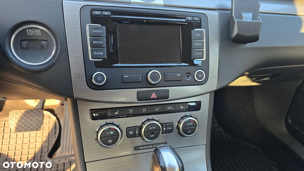 Volkswagen Passat Variant 2.0 TDI DSG BlueMotion Technology Business Edition - 18