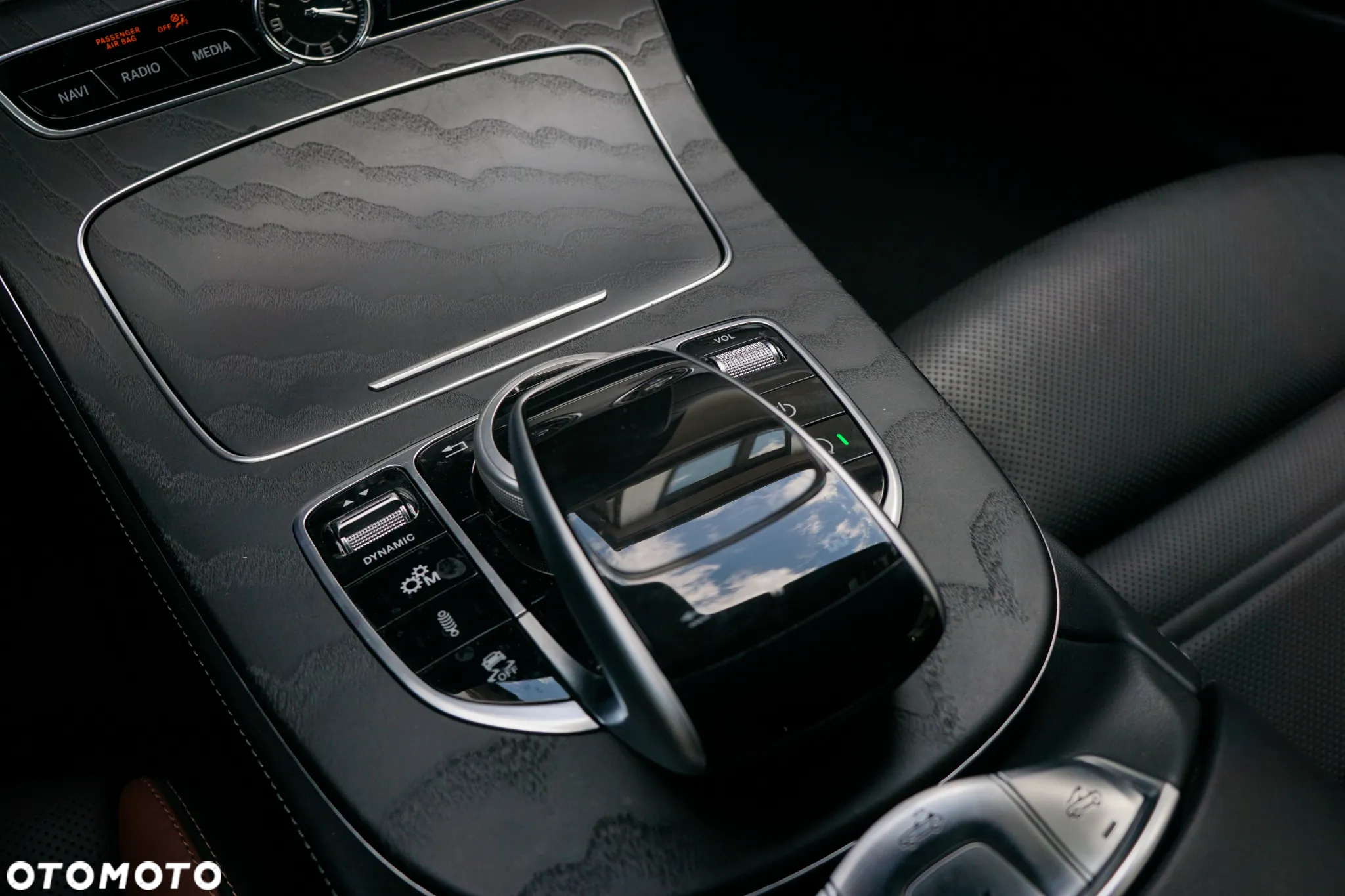 Mercedes-Benz Klasa E AMG 53 Kabriolet 4-Matic+ 9G-TRONIC - 17
