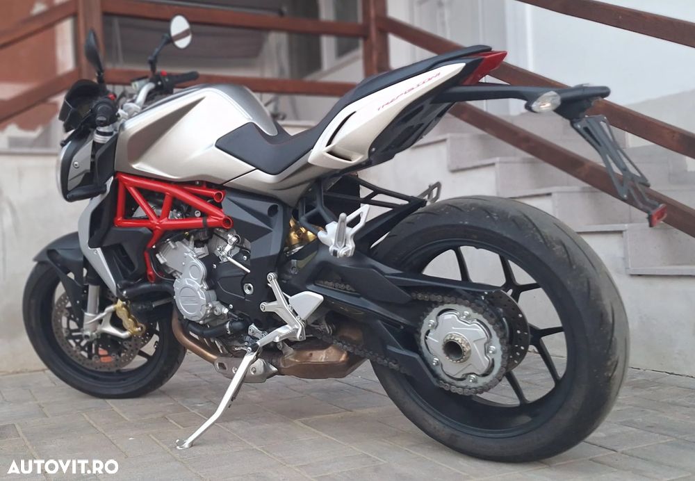 MV AGUSTA Brutale 800 - 6