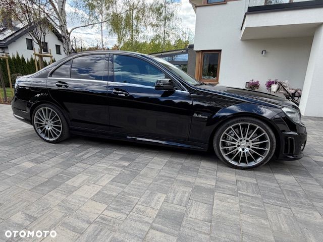 Mercedes-Benz Klasa C 63 AMG - 7