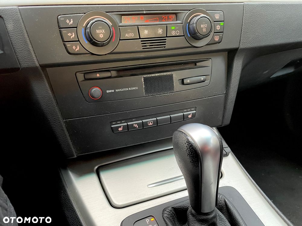 BMW Seria 3 320i - 16