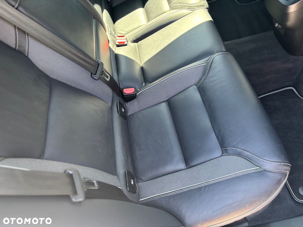 Volvo XC 60 B5 D AWD R-Design - 6