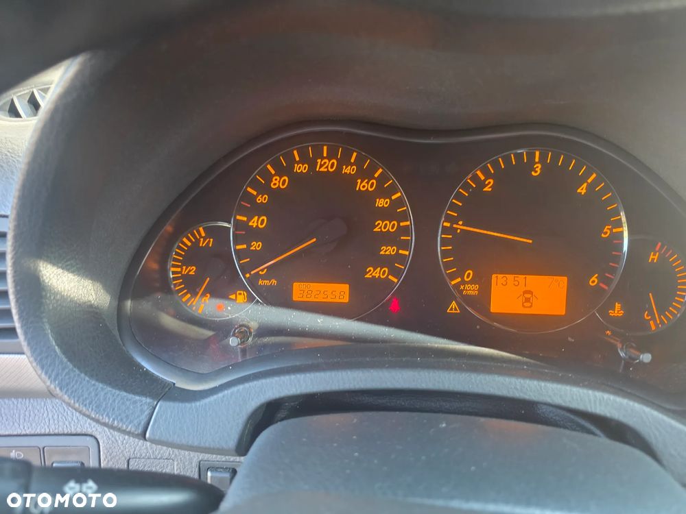 Toyota Avensis 2.0 D-4D Sol Premium - 12