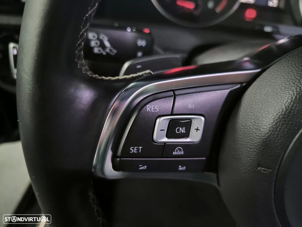 VW Golf 2.0 TDI GTD DSG - 34