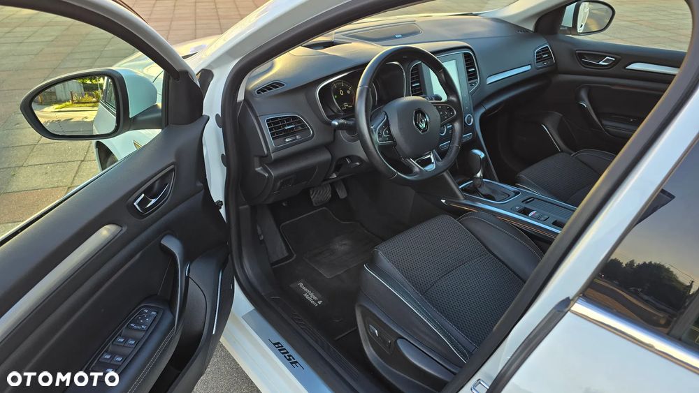 Renault Megane ENERGY TCe 130 EDC BOSE EDITION - 9