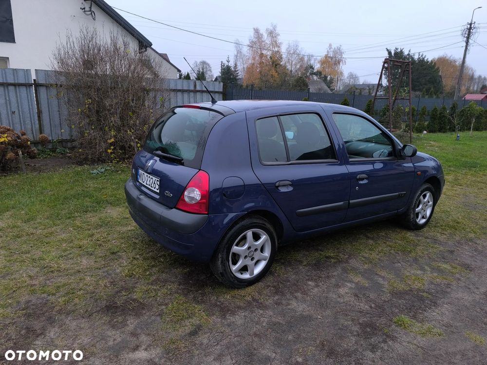 Renault Clio - 10