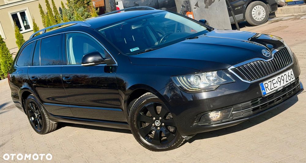 Skoda Superb 2.0 TDI Comfort DSG - 2