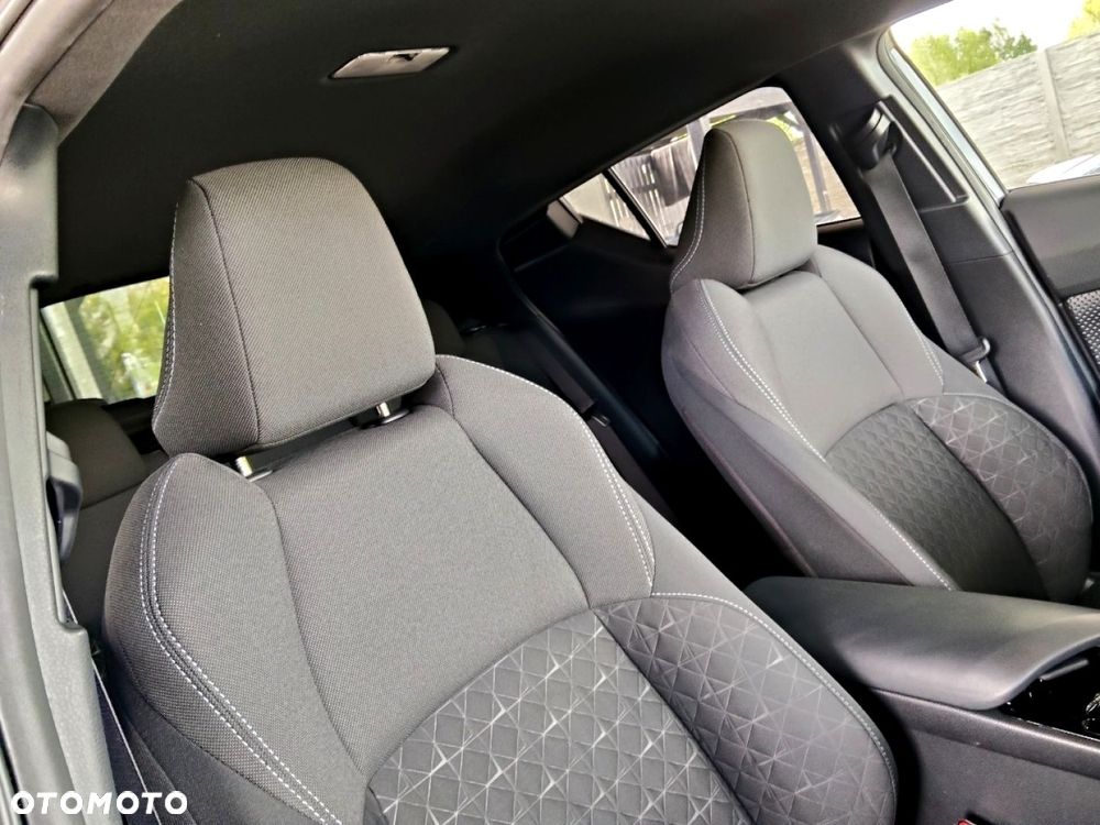 Toyota C-HR - 11
