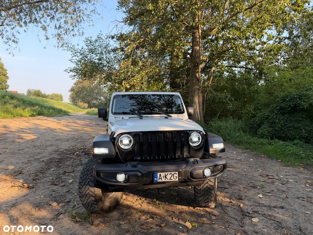 Jeep Wrangler - 10