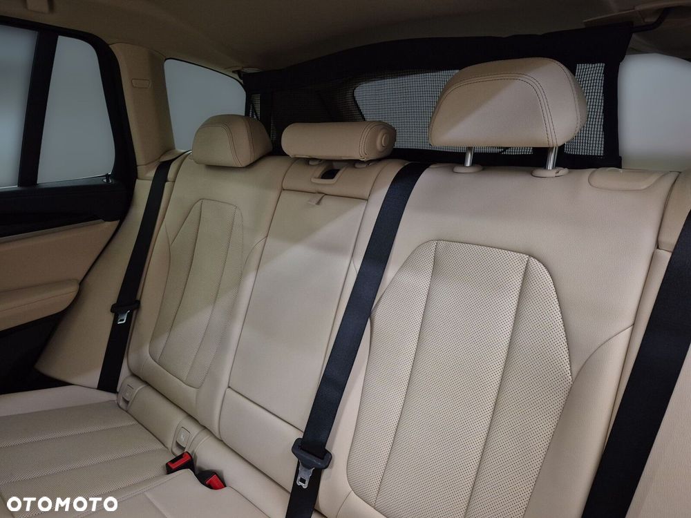 BMW X3 xDrive20i mHEV - 18