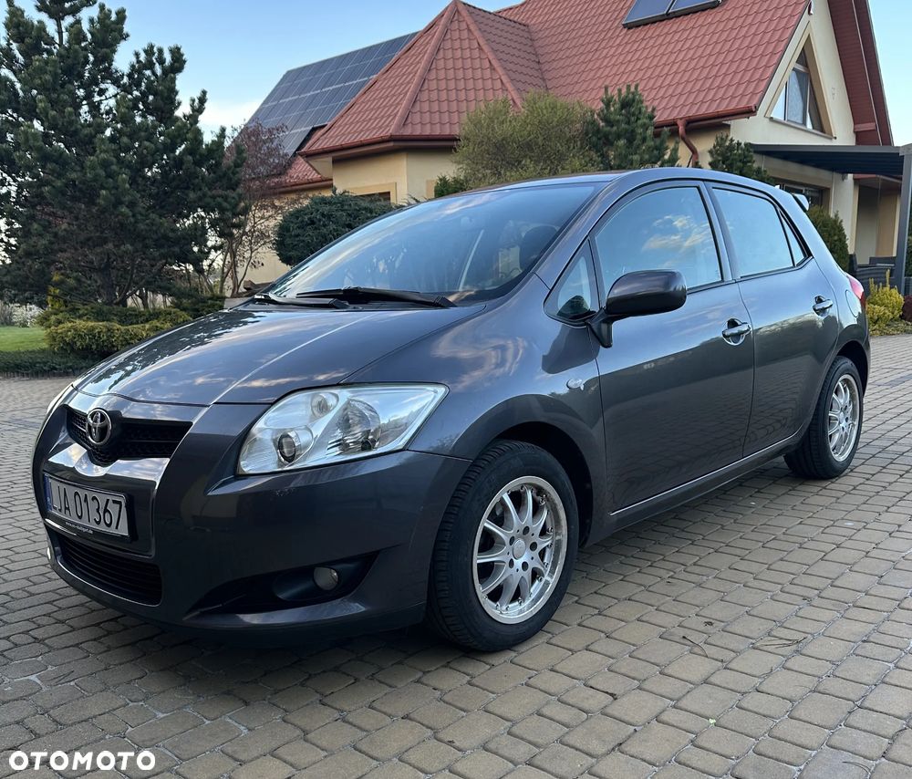 Toyota Auris 1.6 VVT-i Team - 1