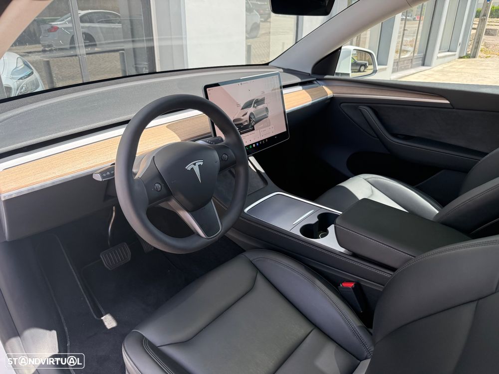 Tesla Model Y RWD - 13