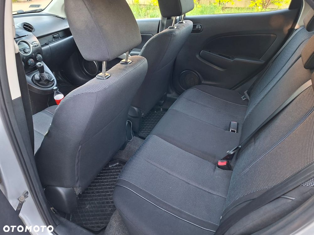 Mazda 2 - 5