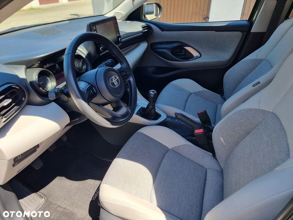 Toyota Yaris 1.5 Executive - 12