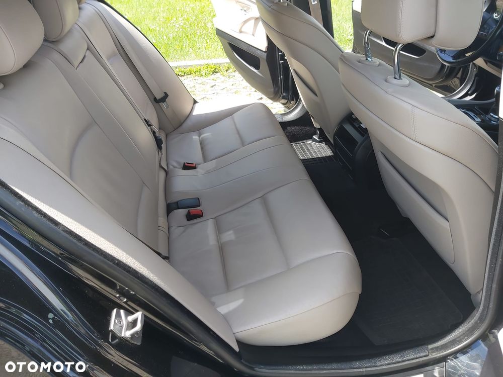 BMW Seria 5 520d Special Edition - 11