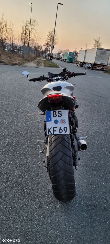 Triumph Street Triple - 5