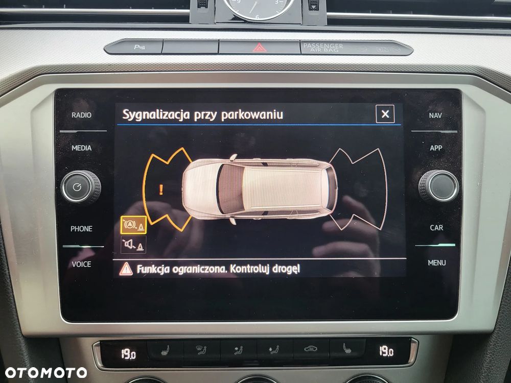 Volkswagen Passat - 19