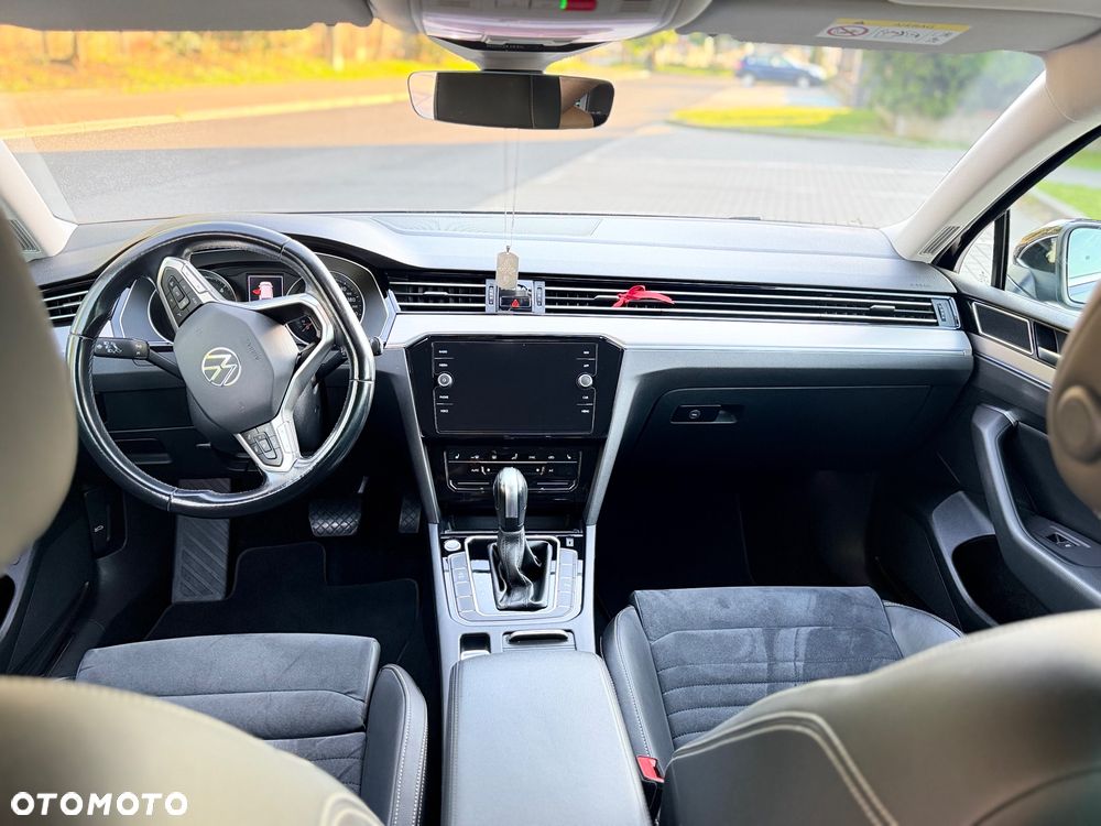 Volkswagen Passat - 17