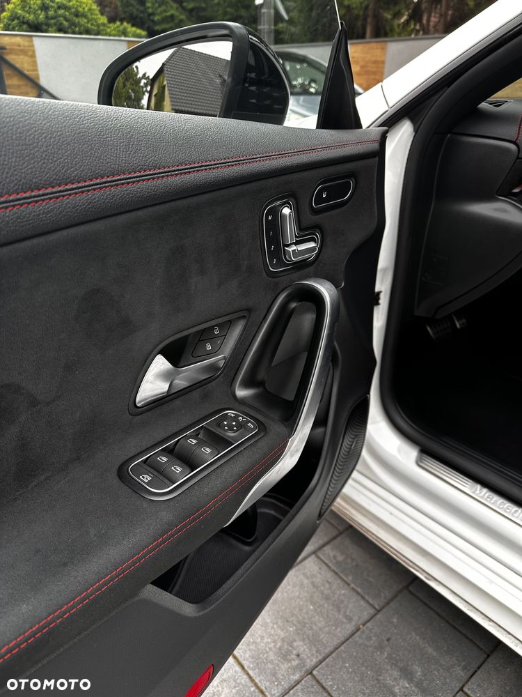 Mercedes-Benz CLA - 30
