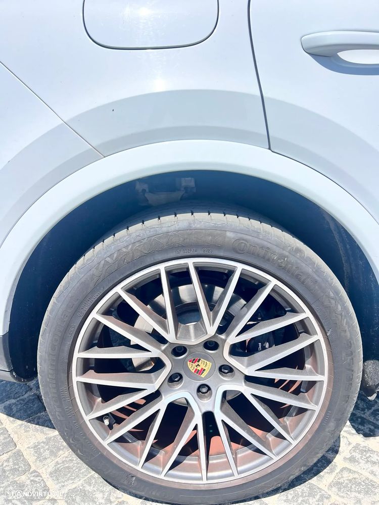 Porsche Cayenne Coupé E-Hybrid - 10