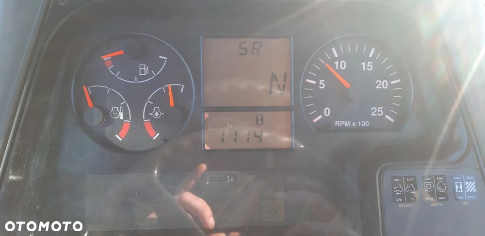 Massey Ferguson 8240 - 16