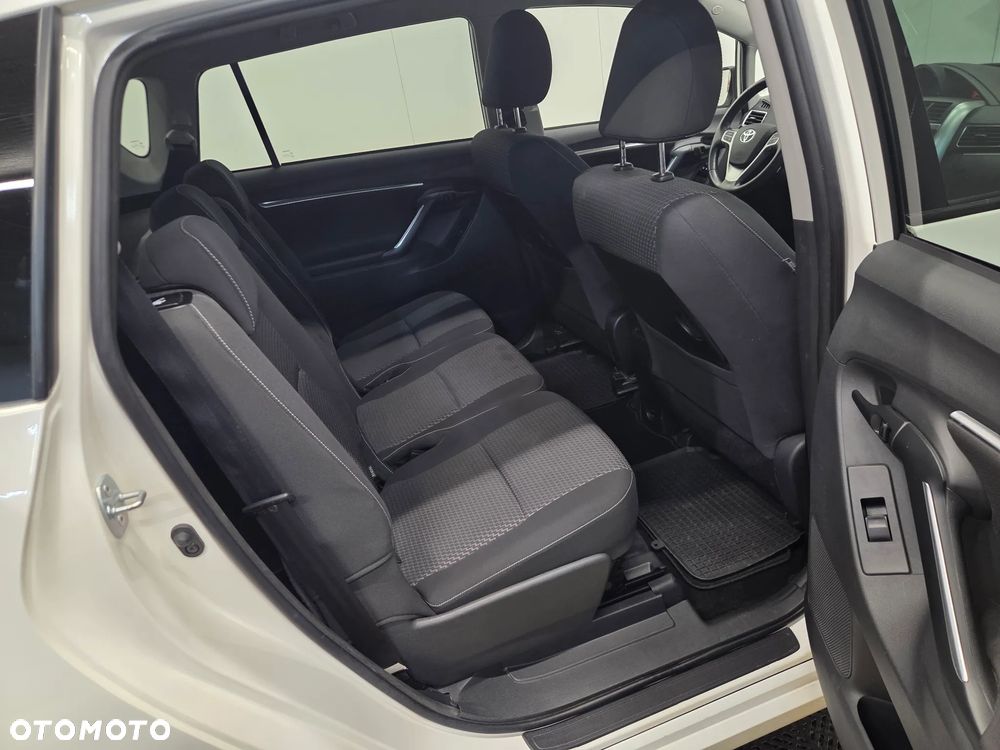 Toyota Verso 1.8 Multidrive Edition - 13