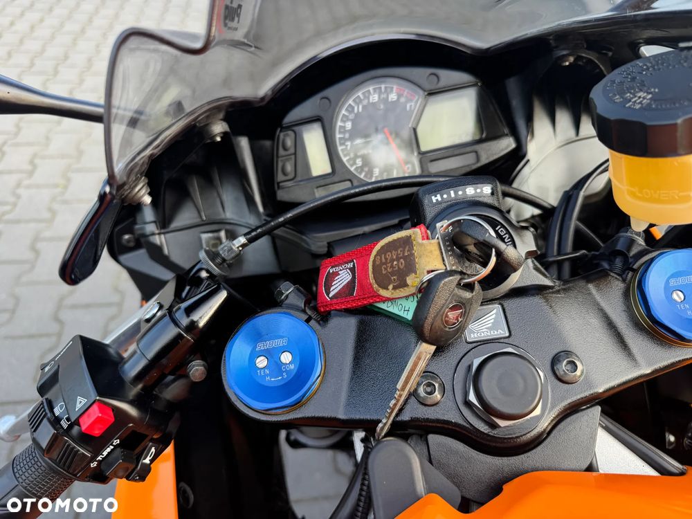 Honda CBR - 27
