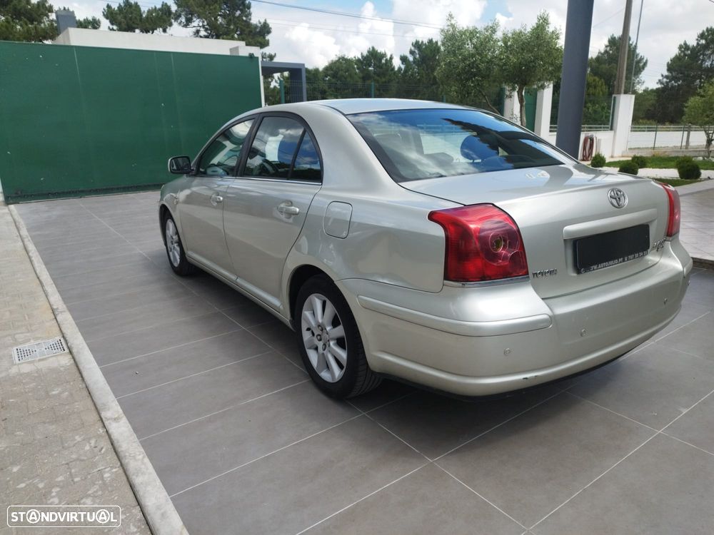 Toyota Avensis SD 2.0 D-4D Sol - 4
