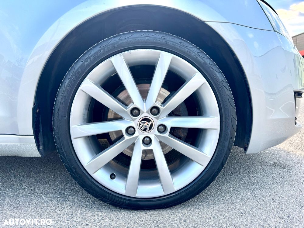 Skoda Octavia 2.0 TDI STYLE DSG - 25