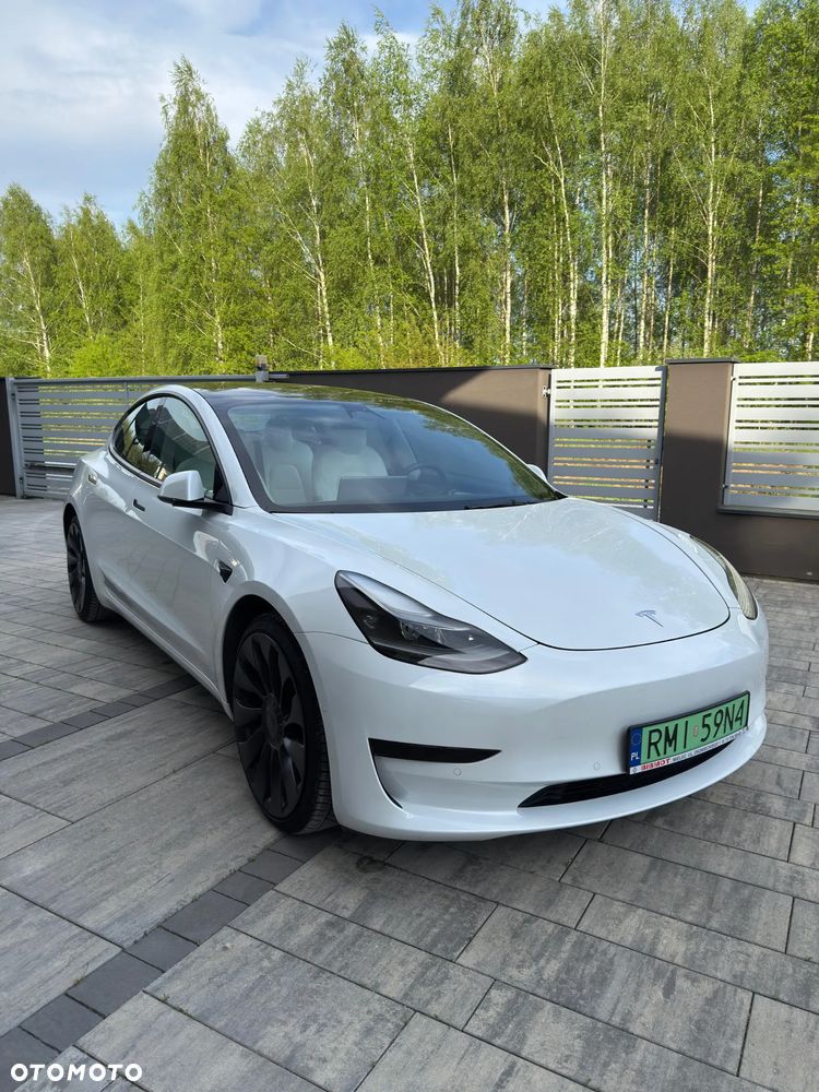 Tesla Model 3 - 24